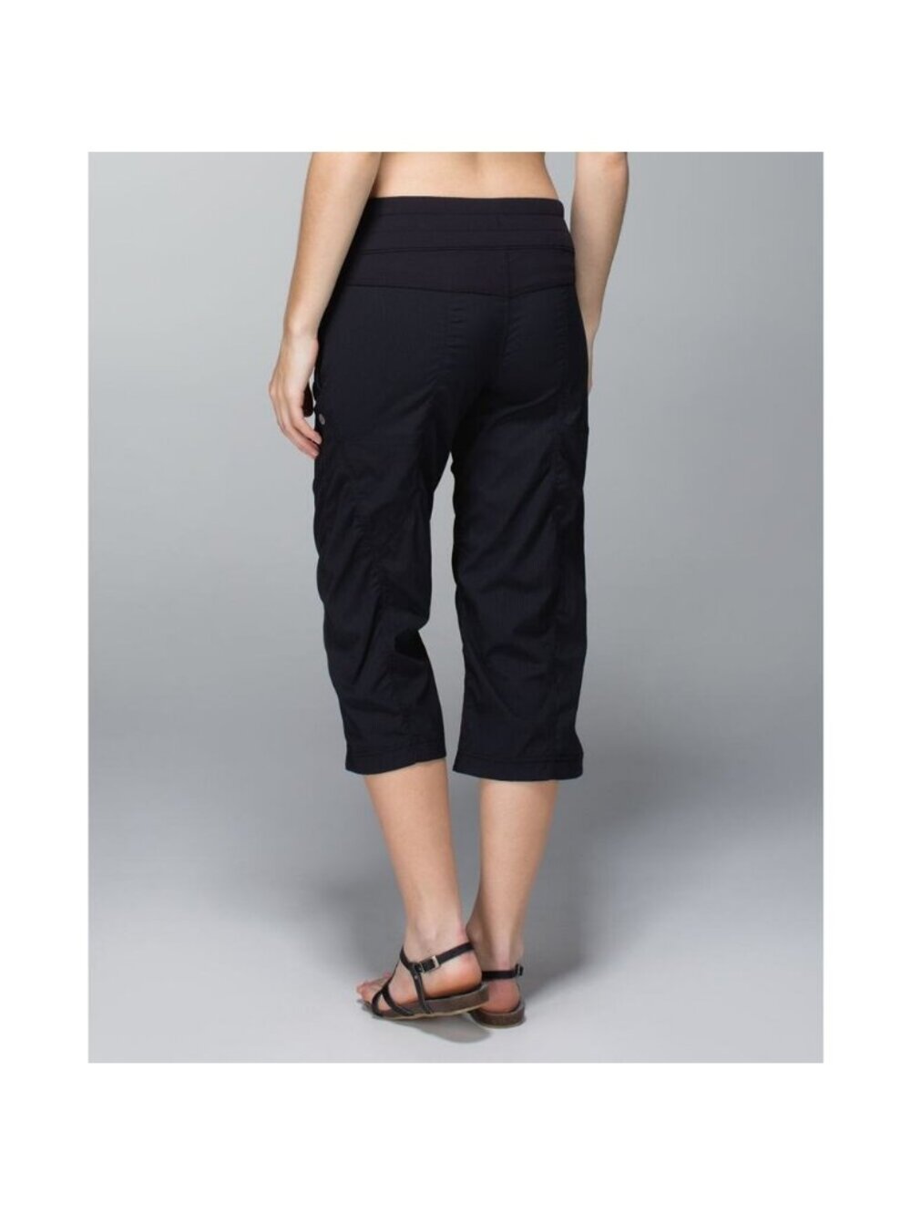 Lululemon Cropped Studio Black - Picture 2 of 8